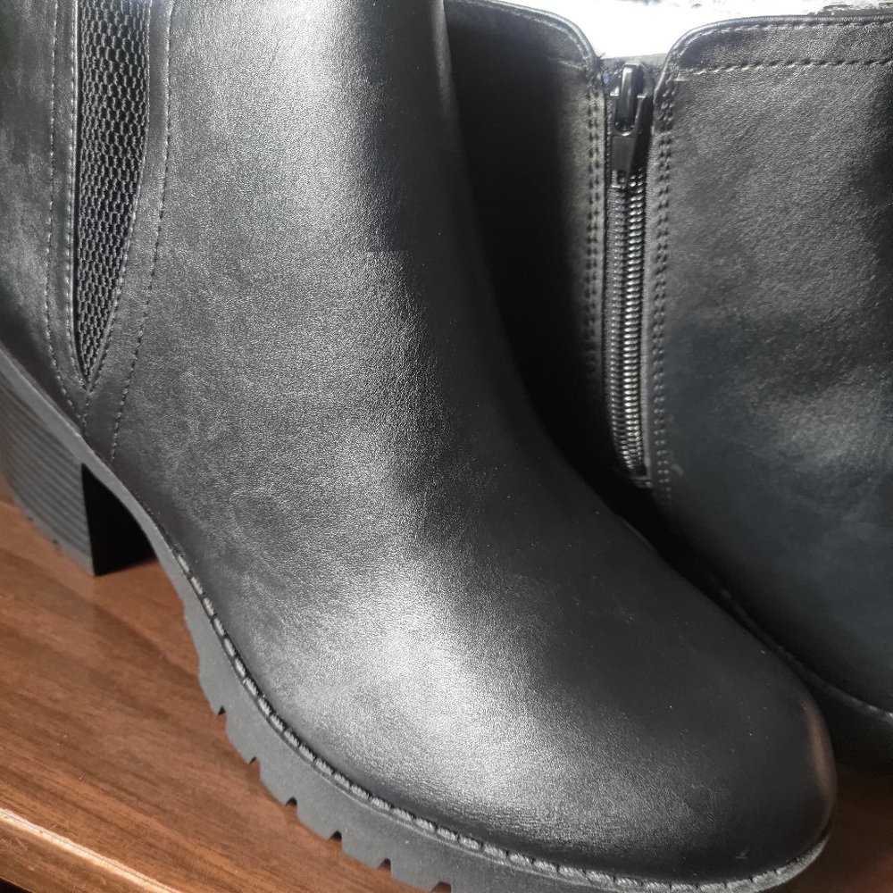 Thumb-S Low Ankle Booties Black